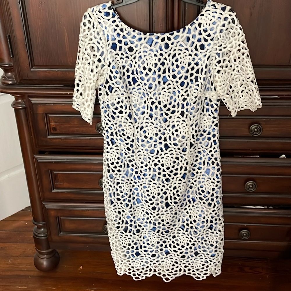 Antonio Milani size 4 dress with blue underlining